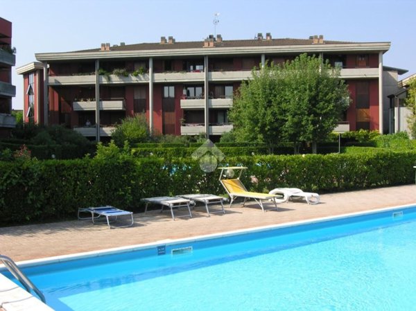 appartamento in vendita a Desenzano del Garda in zona Rivoltella