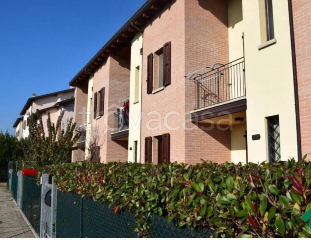 casa indipendente in vendita a Desenzano del Garda in zona Rivoltella