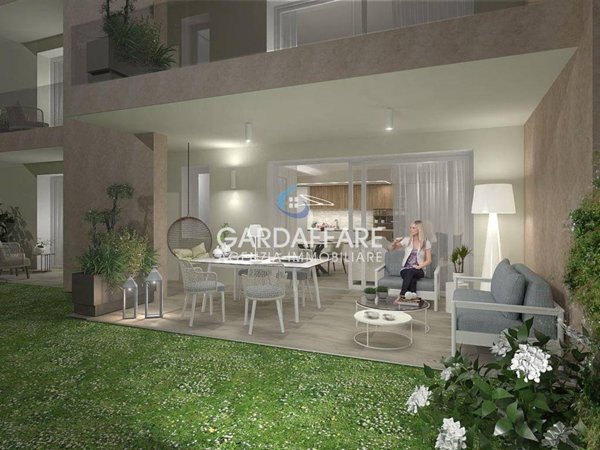 appartamento in vendita a Desenzano del Garda in zona Rivoltella