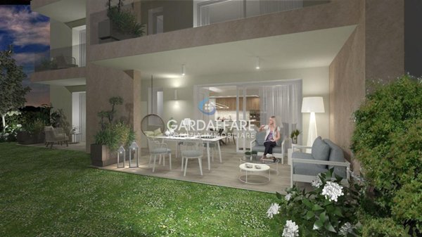 appartamento in vendita a Desenzano del Garda in zona Rivoltella