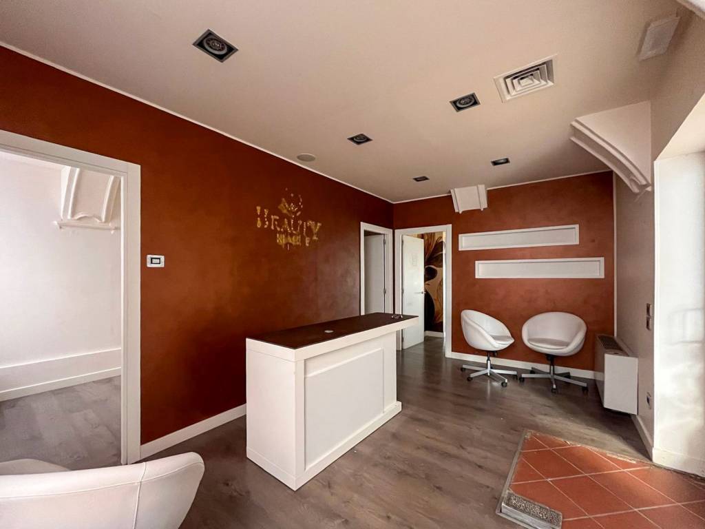 negozio in vendita a Desenzano del Garda