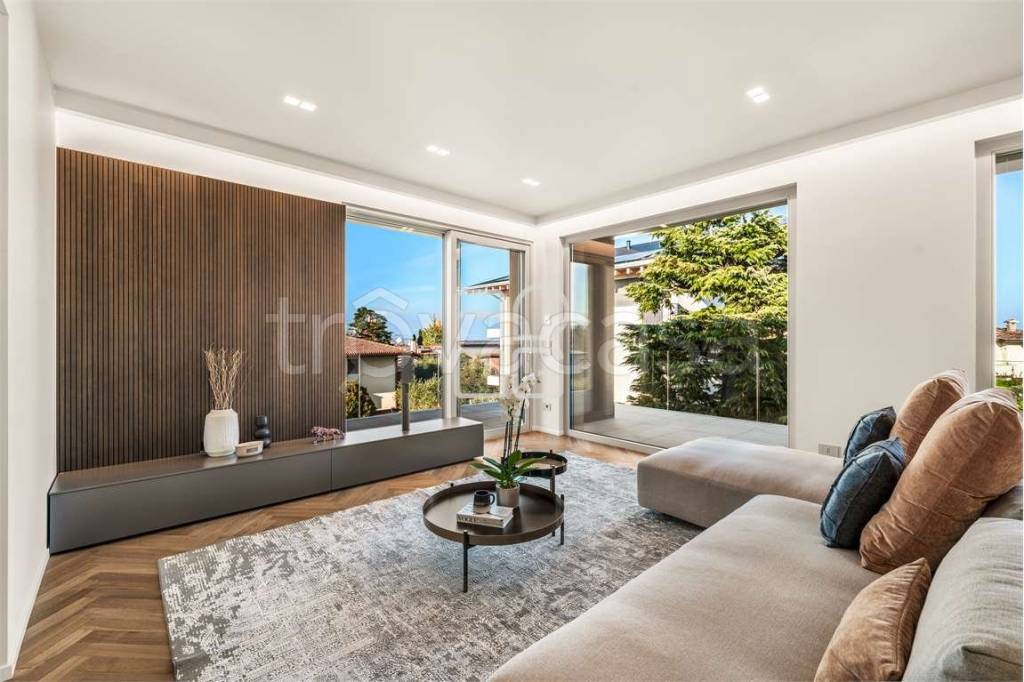 appartamento in vendita a Desenzano del Garda