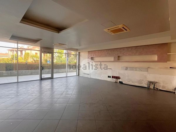 negozio in vendita a Desenzano del Garda