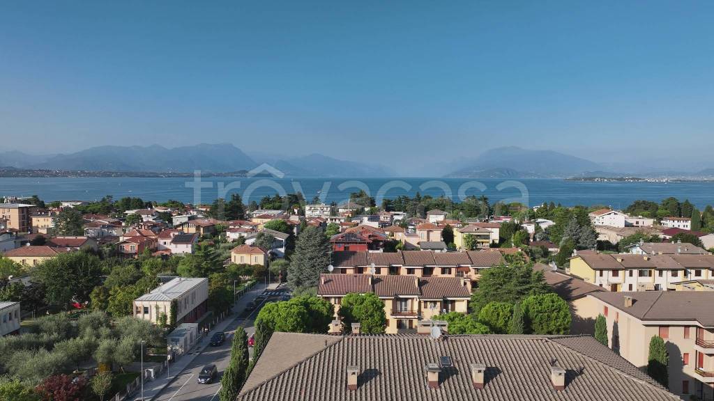 appartamento in vendita a Desenzano del Garda