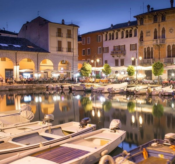 casa indipendente in vendita a Desenzano del Garda