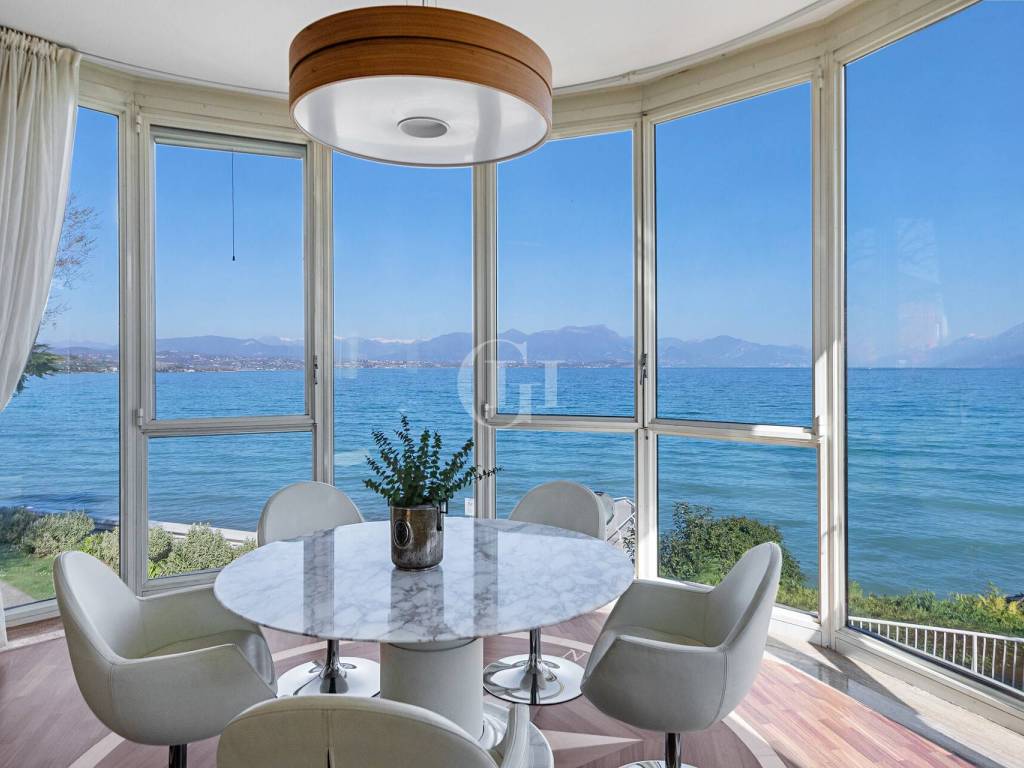 casa indipendente in vendita a Desenzano del Garda