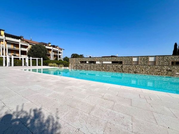 casa indipendente in vendita a Desenzano del Garda
