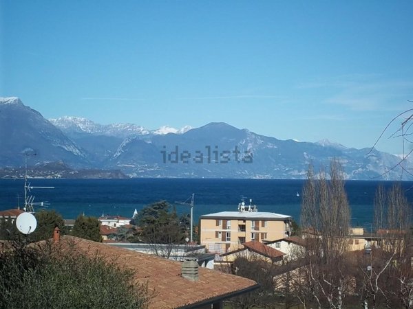 casa indipendente in vendita a Desenzano del Garda