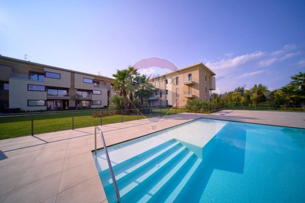 appartamento in vendita a Desenzano del Garda in zona Rivoltella