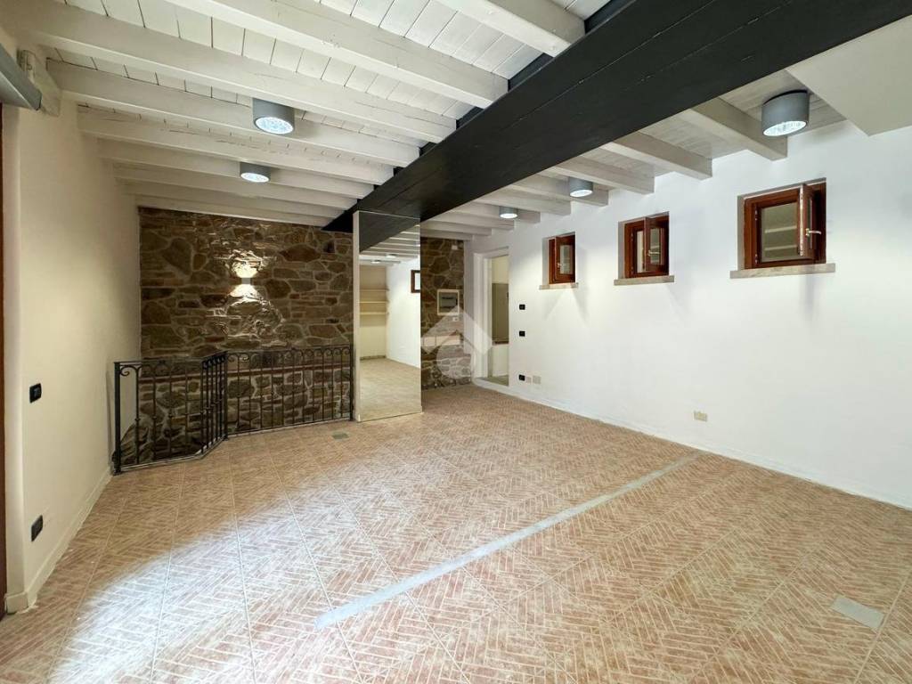 ufficio in vendita a Desenzano del Garda