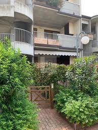 appartamento in vendita a Desenzano del Garda in zona Rivoltella