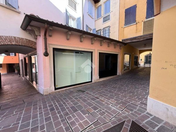 negozio in vendita a Desenzano del Garda