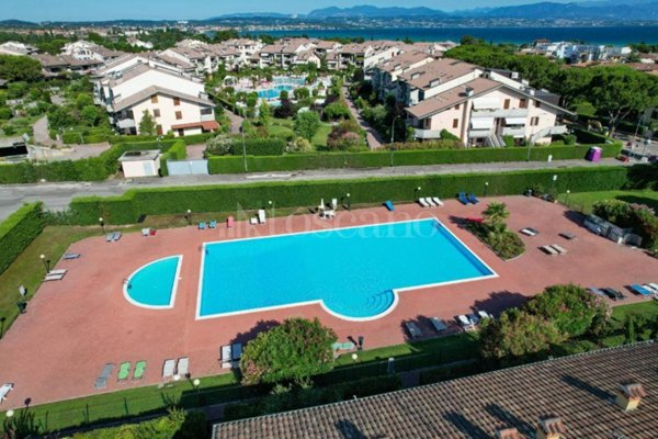 casa indipendente in vendita a Desenzano del Garda in zona Rivoltella