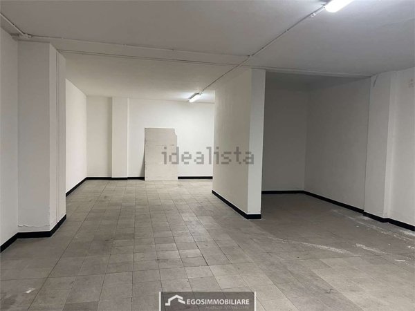 locale di sgombero in vendita a Desenzano del Garda