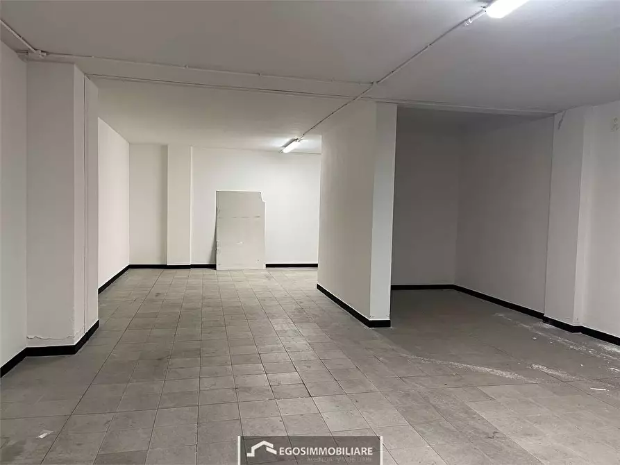 locale di sgombero in vendita a Desenzano del Garda