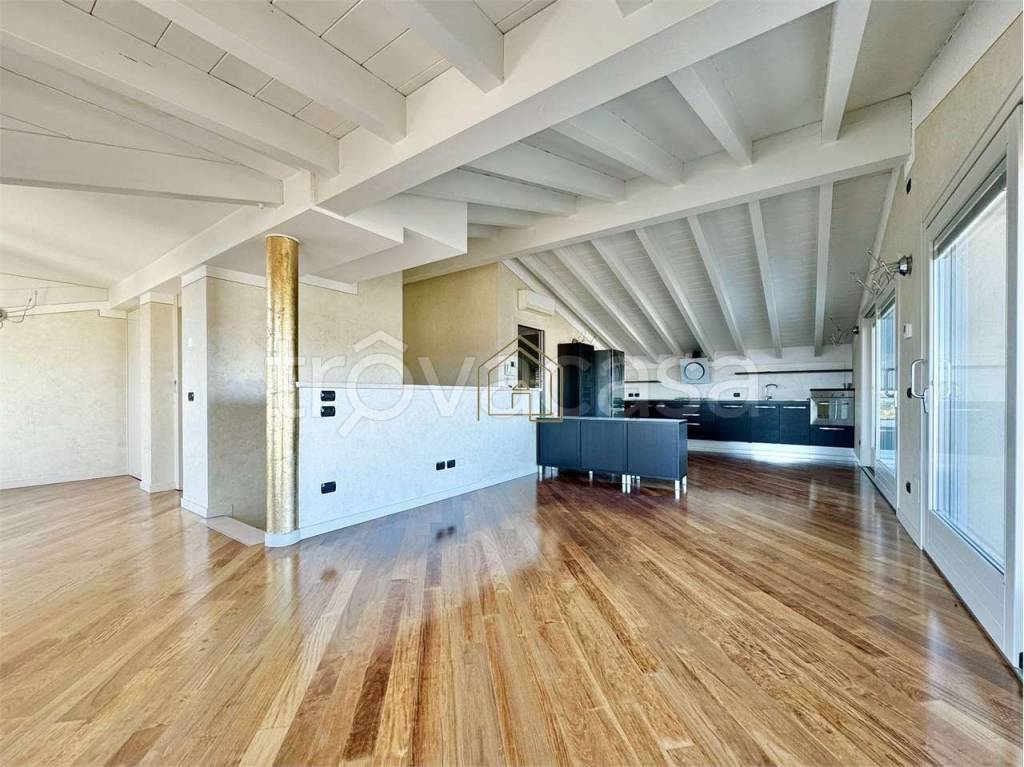 appartamento in vendita a Desenzano del Garda