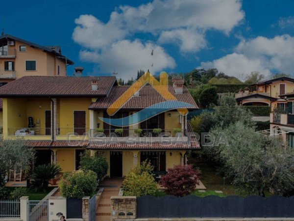 casa indipendente in vendita a Desenzano del Garda