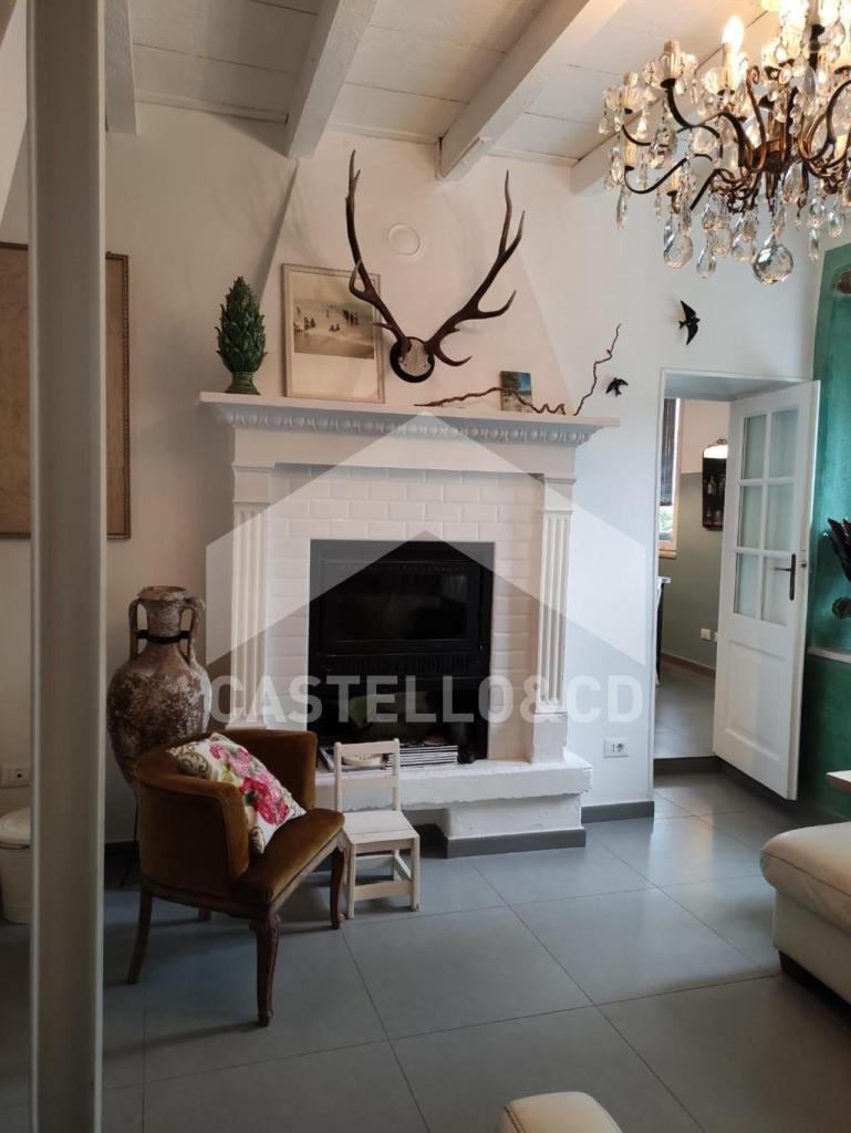 casa indipendente in vendita a Desenzano del Garda in zona Rivoltella