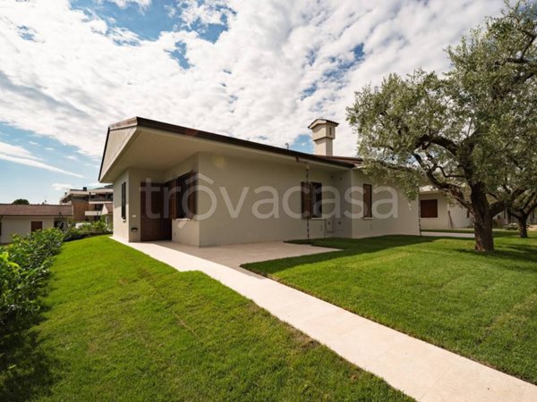casa indipendente in vendita a Desenzano del Garda
