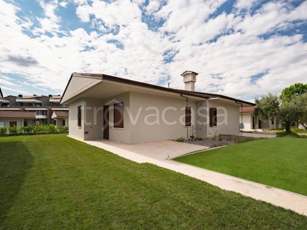 casa indipendente in vendita a Desenzano del Garda