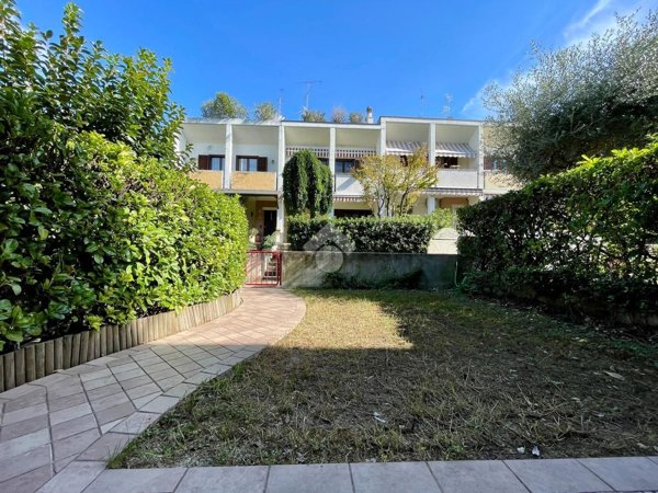 casa indipendente in vendita a Desenzano del Garda