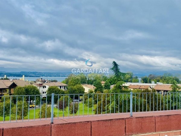 appartamento in vendita a Desenzano del Garda in zona Rivoltella