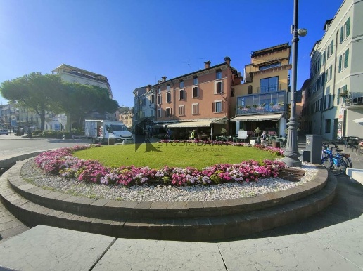 appartamento in vendita a Desenzano del Garda
