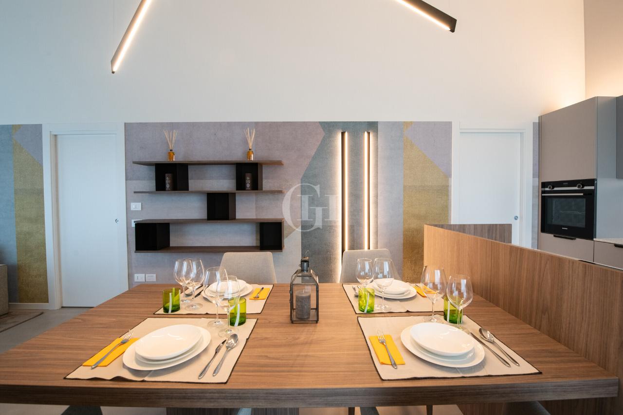 casa indipendente in vendita a Desenzano del Garda