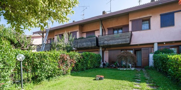 casa indipendente in vendita a Desenzano del Garda