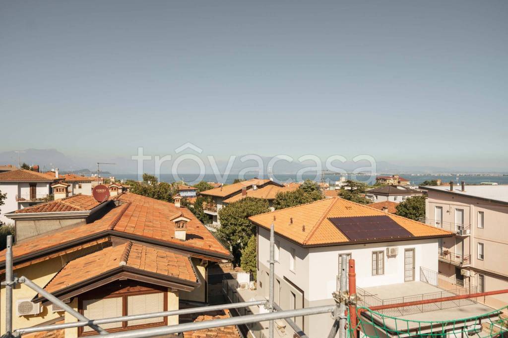 appartamento in vendita a Desenzano del Garda