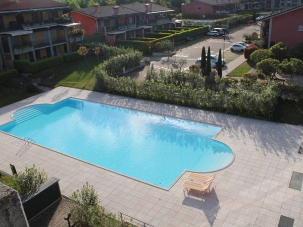appartamento in vendita a Desenzano del Garda in zona Rivoltella
