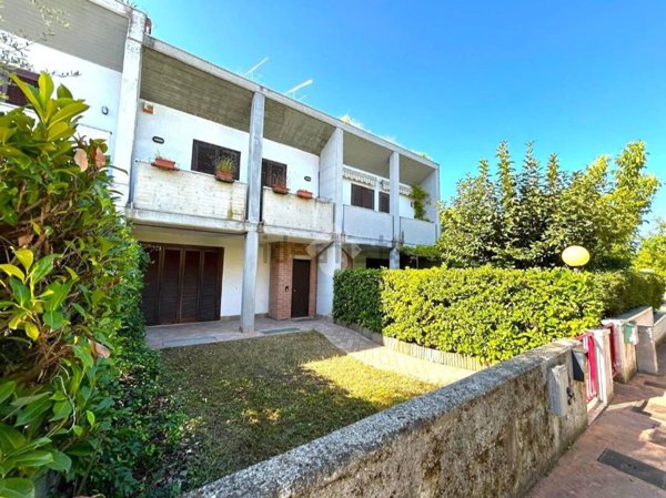 casa indipendente in vendita a Desenzano del Garda