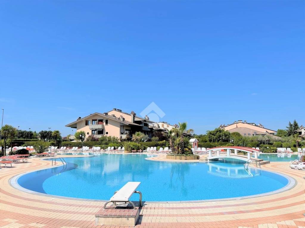 appartamento in vendita a Desenzano del Garda in zona Rivoltella