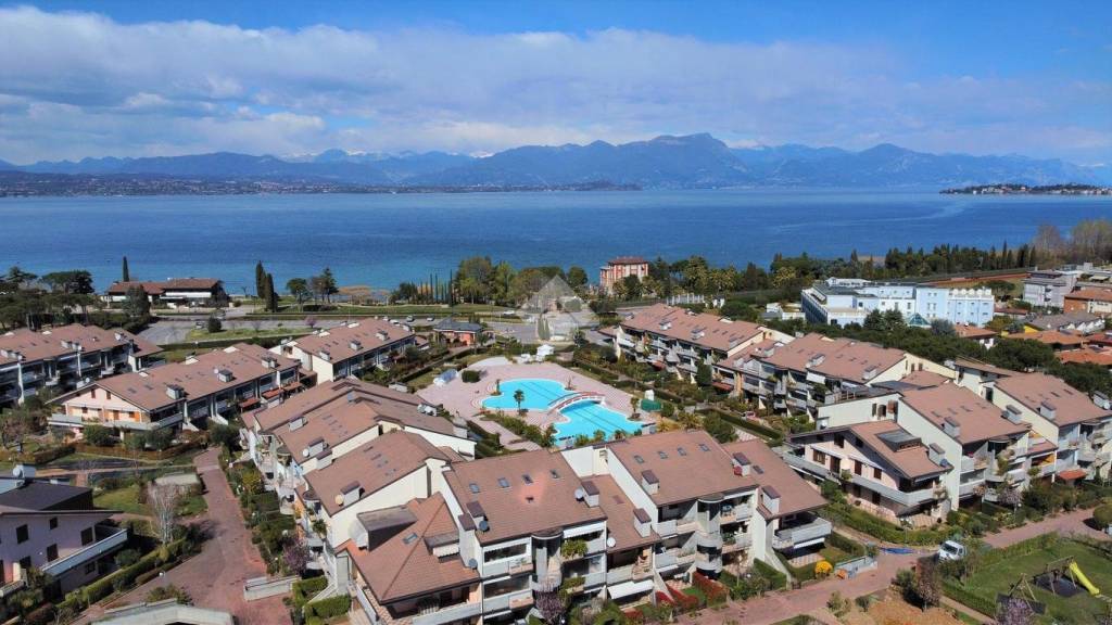 appartamento in vendita a Desenzano del Garda in zona Rivoltella