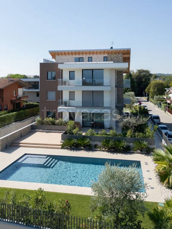 appartamento in vendita a Desenzano del Garda