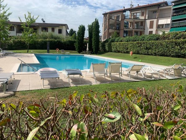 appartamento in vendita a Desenzano del Garda in zona Rivoltella