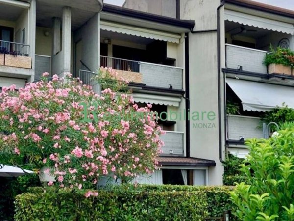 appartamento in vendita a Desenzano del Garda in zona Rivoltella
