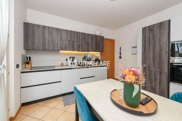 appartamento in vendita a Desenzano del Garda in zona Rivoltella