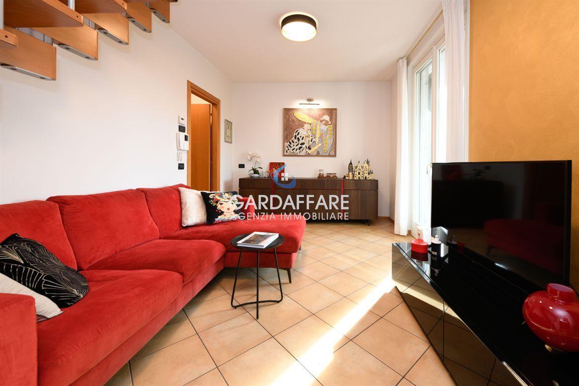 appartamento in vendita a Desenzano del Garda in zona Rivoltella