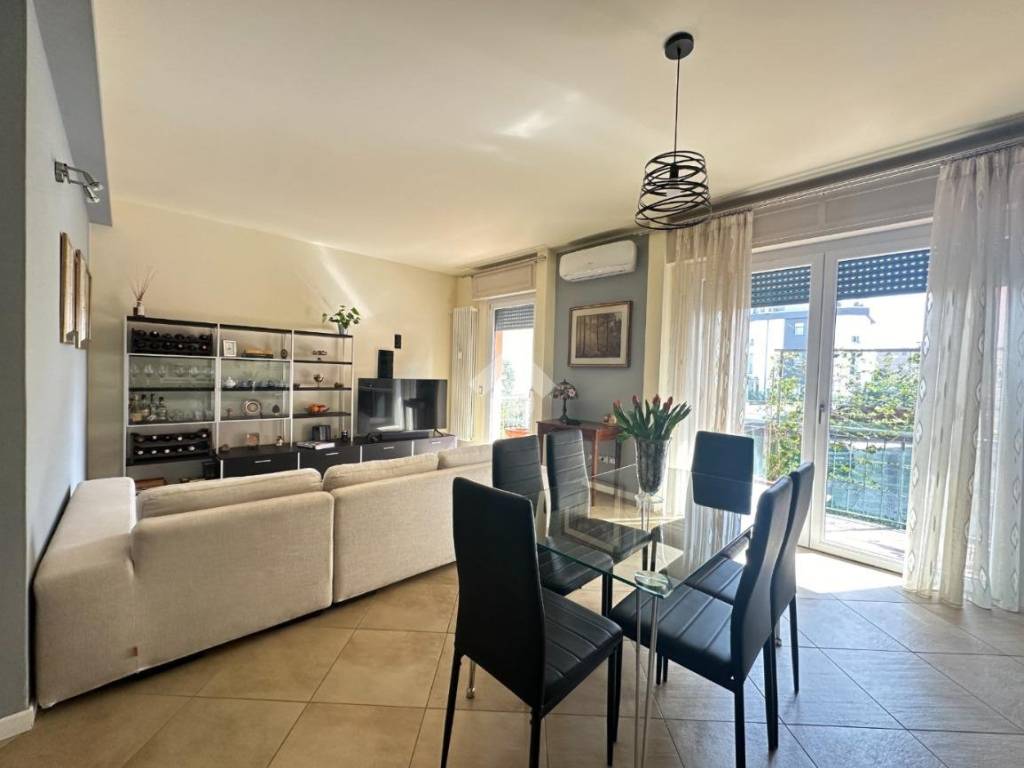 appartamento in vendita a Desenzano del Garda