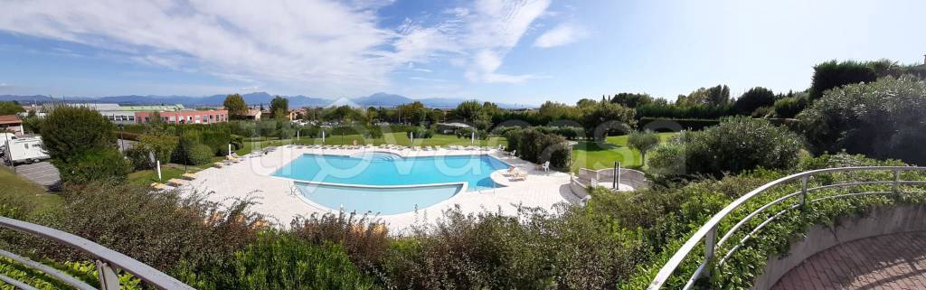casa indipendente in vendita a Desenzano del Garda