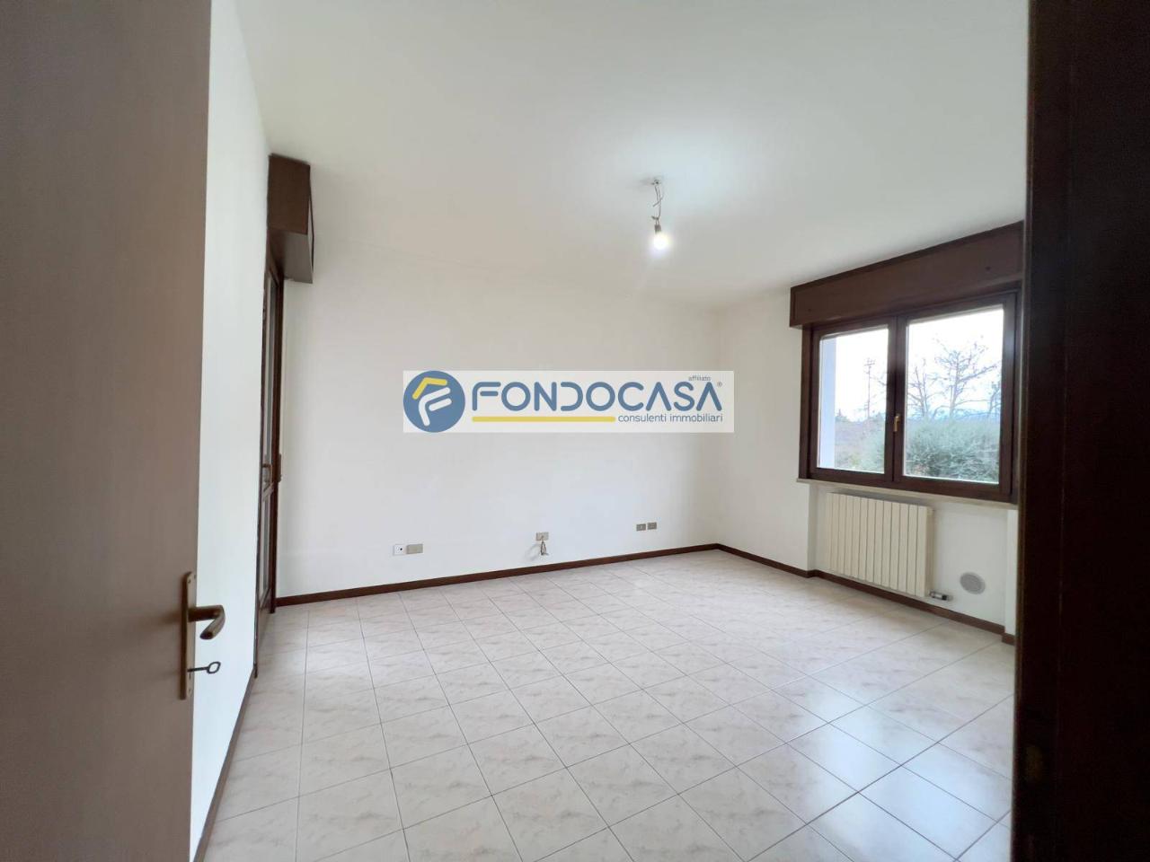 appartamento in vendita a Desenzano del Garda in zona Rivoltella