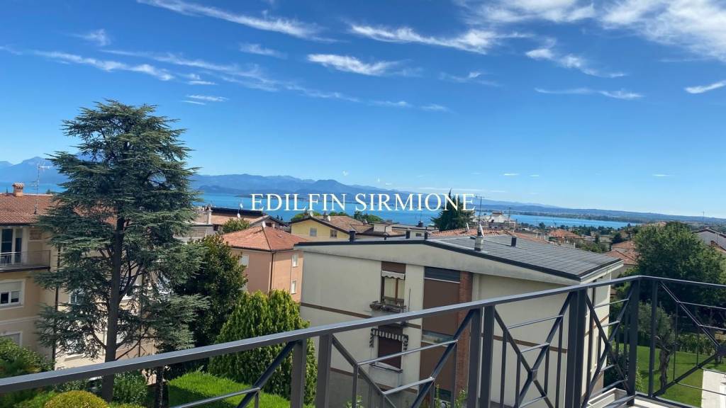 appartamento in vendita a Desenzano del Garda