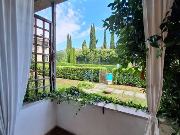 appartamento in vendita a Desenzano del Garda in zona Rivoltella