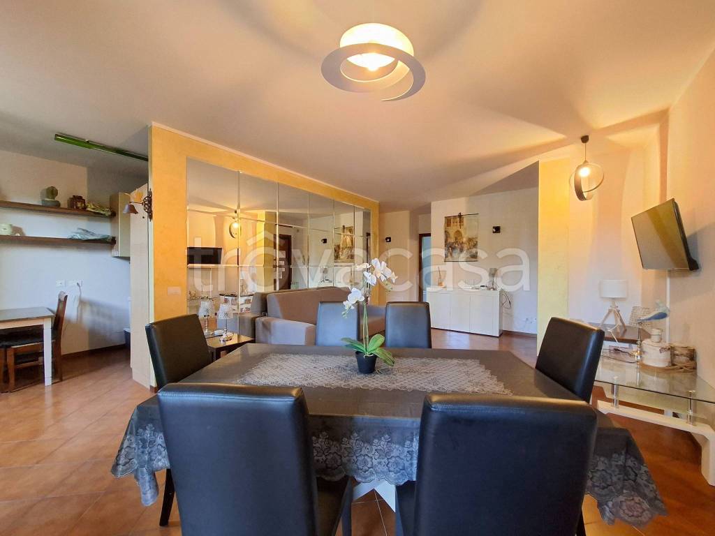 appartamento in vendita a Desenzano del Garda in zona Rivoltella