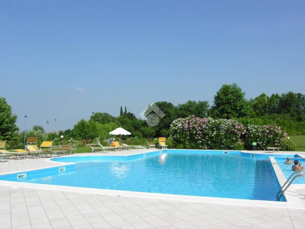 casa indipendente in vendita a Desenzano del Garda