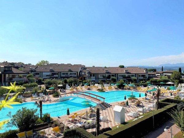 appartamento in vendita a Desenzano del Garda in zona Rivoltella