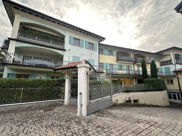 appartamento in vendita a Desenzano del Garda