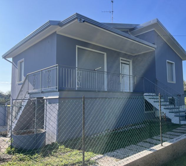 casa indipendente in vendita a Desenzano del Garda