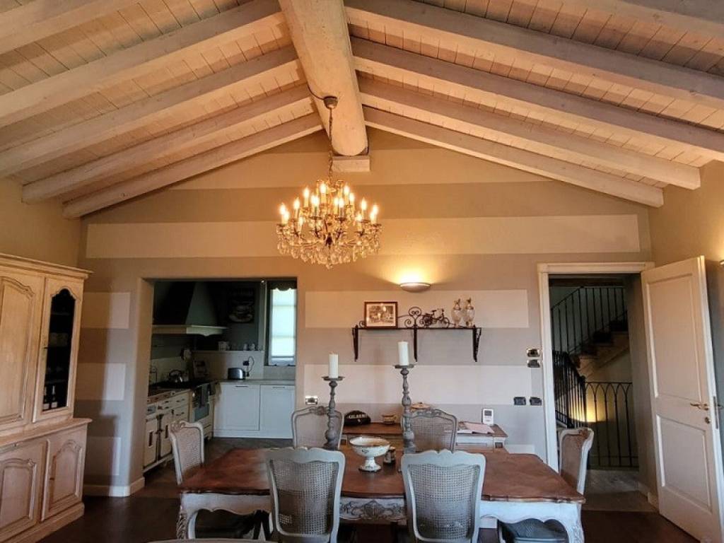 casa indipendente in vendita a Desenzano del Garda
